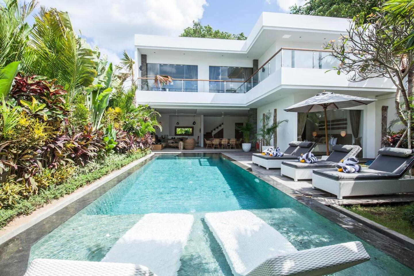 Amazing 4 Bd In The Heart Of Villa